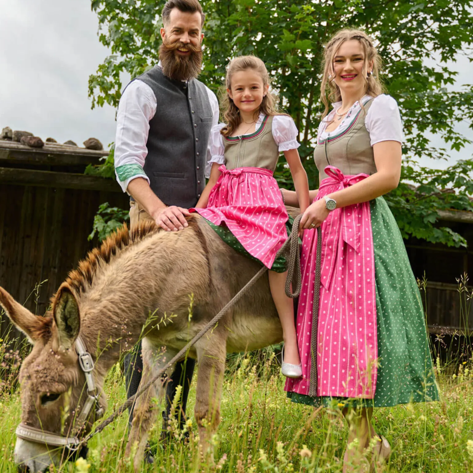 Cheap Kinder Dirndl "Irmi", Helloliv-Pink Kinder Dirndl